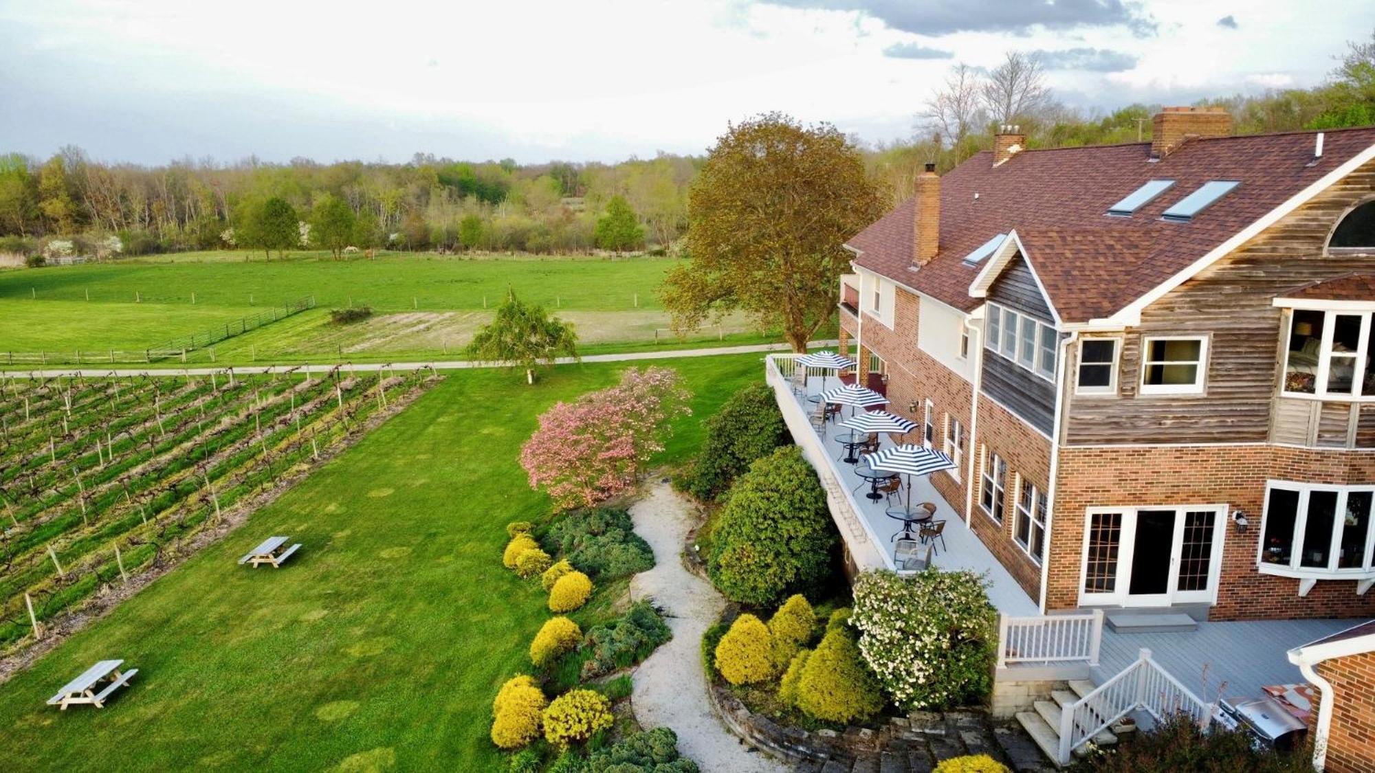 Warner-Concord Farms Bed & Breakfast Geneva Exterior photo